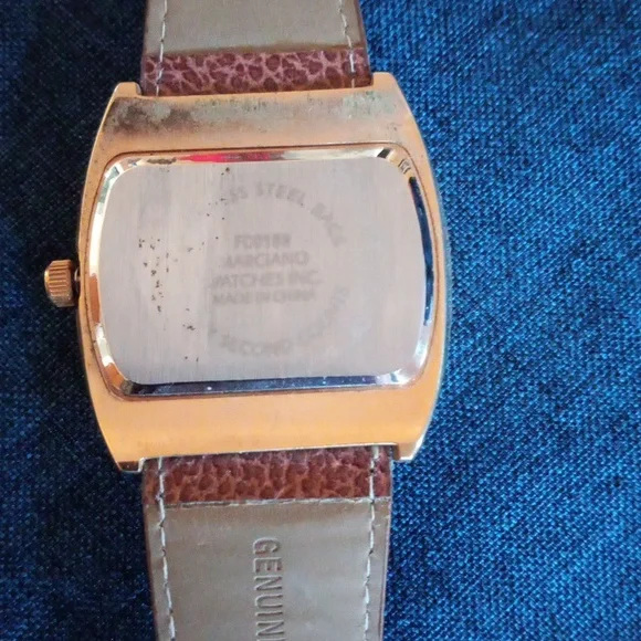 Watch - Picture 3 of 4